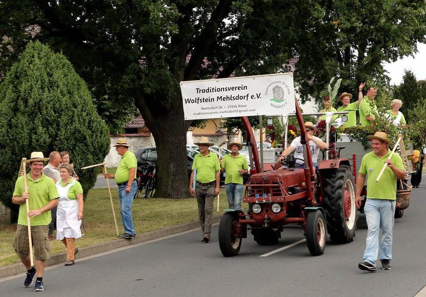 Aus Mehlsdorf, der Ort liegt in der Nähe von Dahme, war eine große Abordnung nach Mönchenhöfe gereist.