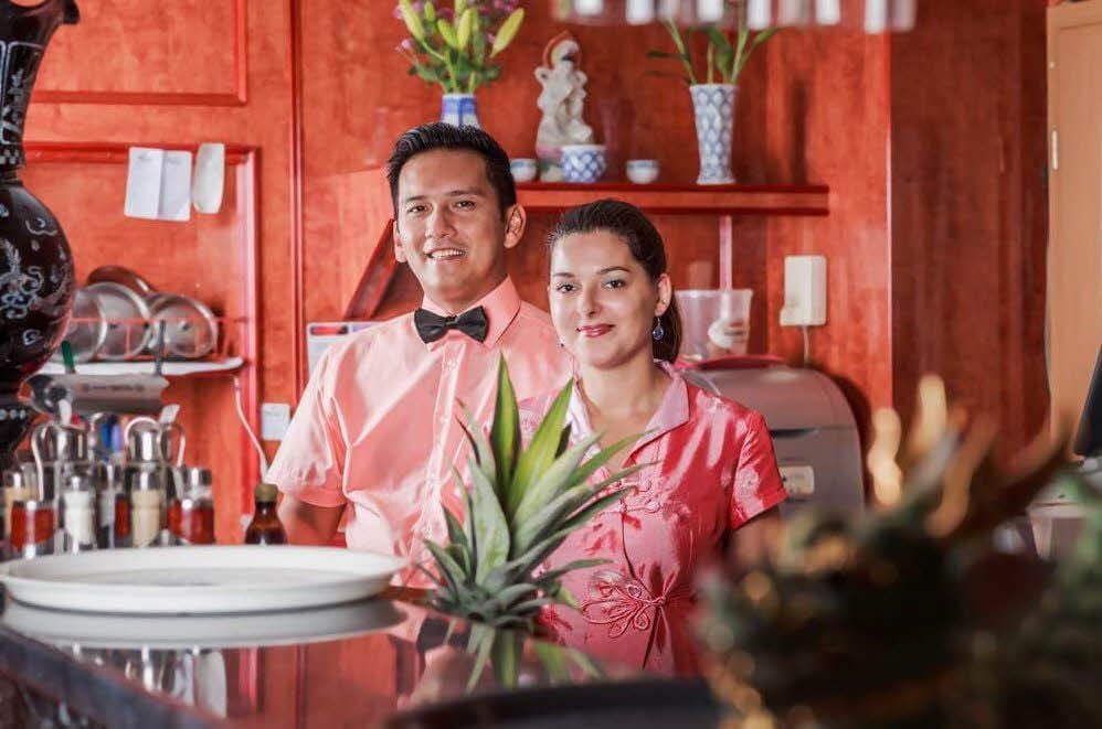 Die Gastronomen Lucia Tran und Hoang Vu Tran in ihrem Restaurant in Grana.