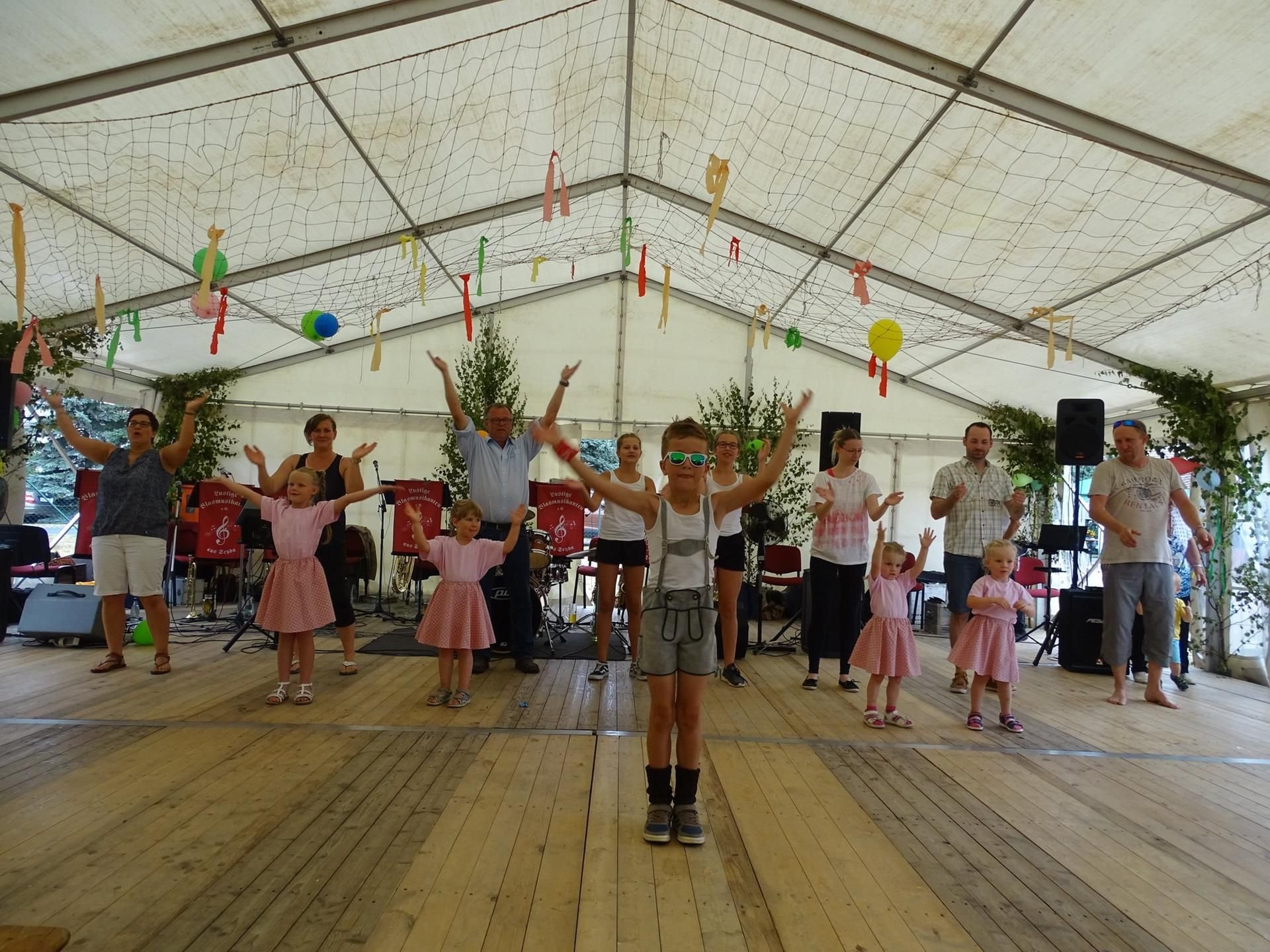 Dorffest in Gentha 2018, Tanzeinlage der Jüngsten