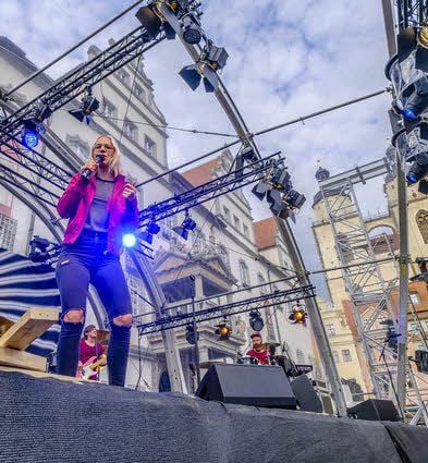 Das erste Konzerte gestaltete Stefanie Heinzmann