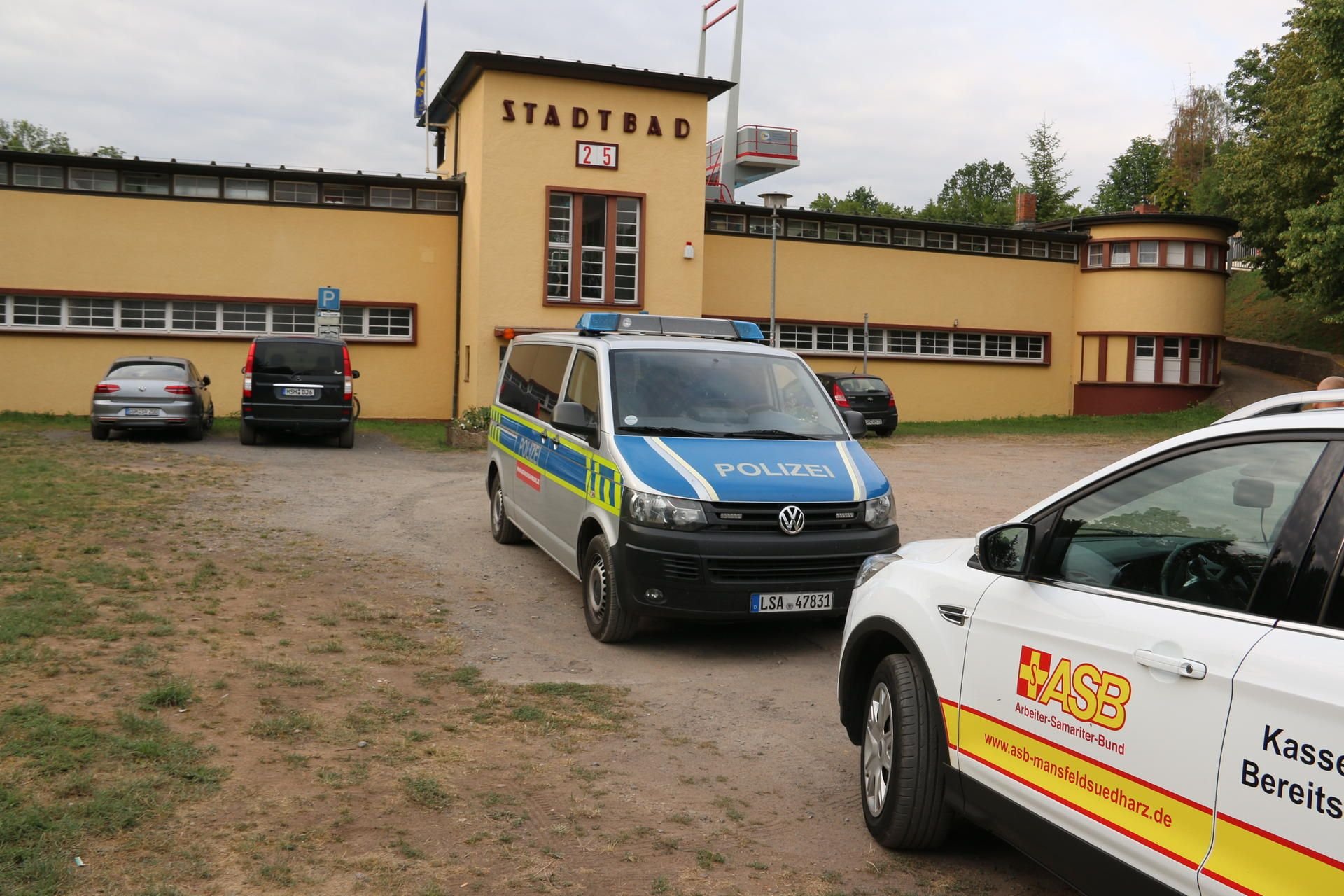 Im Stadtbad Sangerhausen wurde ein toter Mann gefunden.
