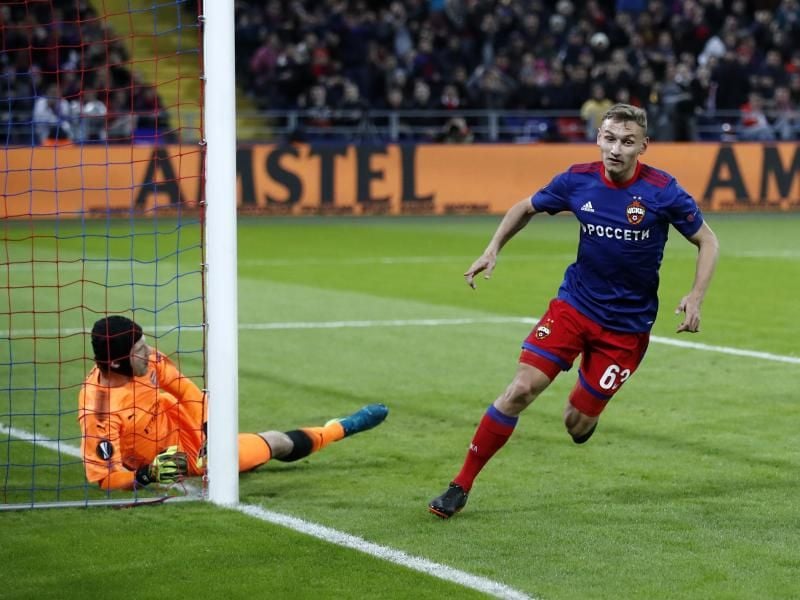 Fedor Schalow (r) von ZSKA Moskau jubelt nach seinem Eröffnungstor gegen den FC Arsenal. Foto: Pavel Golovkin/AP