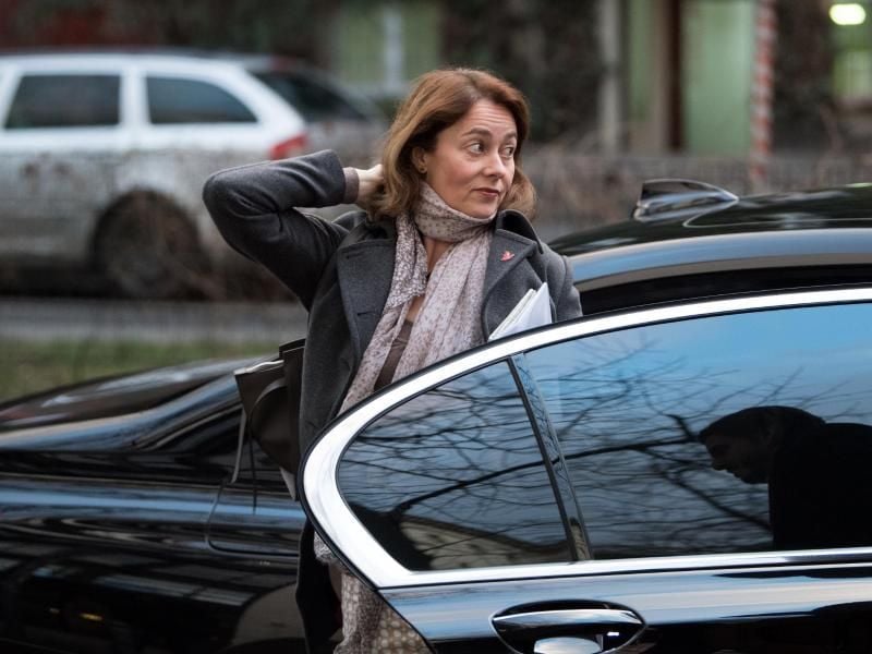 Wir nicht gerade klimafreundlich chauffiert: Bundesjustizministerin Katarina Barley. Foto: Bernd von Jutrczenka/Archiv