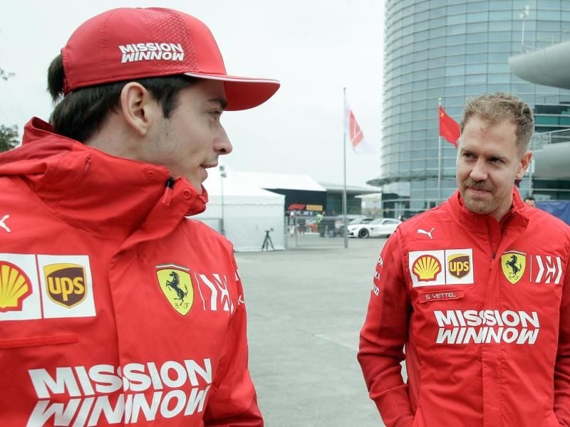 Teamkollegen und Konkurrenten zugleich: Sebastian Vettel (r) und Charles Leclerc. Foto: Andy Wong/AP