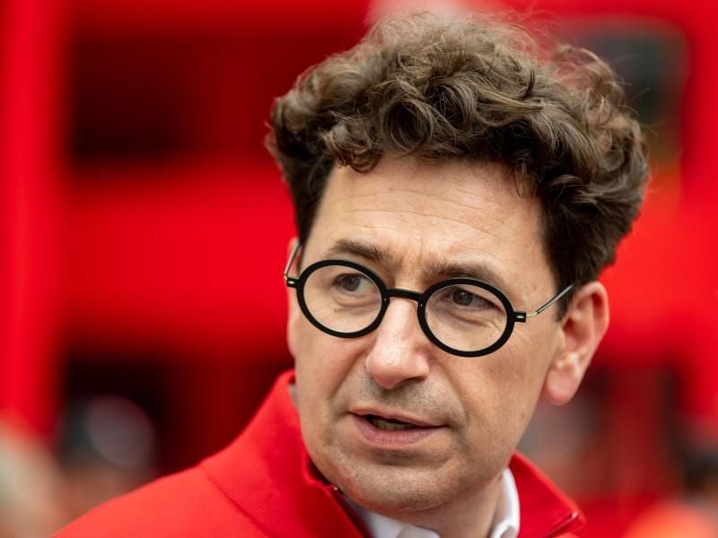 Mattia Binotto möchte mit Ferrari in der kommenden Saison vor Sebastian Vettel landen. Foto: Fabian Sommer/dpa Fabian Sommer/dpa