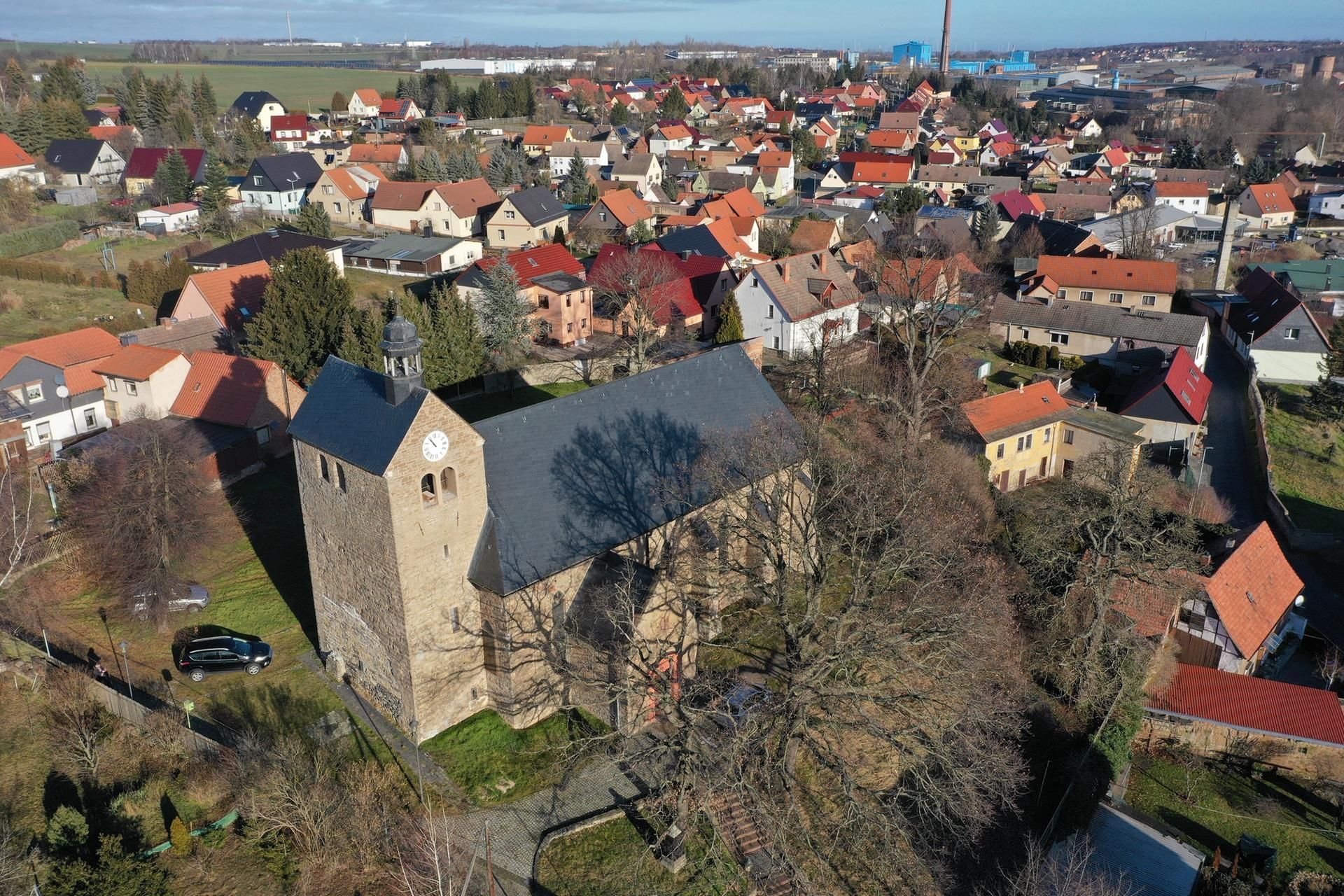 Großörner: Die Andreaskirche aus der Vogelperspektive.