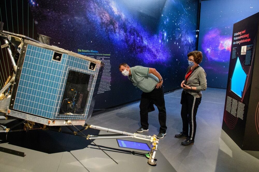 Der Lander Philae der Rosetta-Sonde ist als 1:1-Nachbau zu sehen.