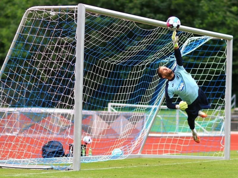 Hoffenheims Torwart Oliver Baumann hat eine Einladung von Bundestrainer Joachim Löw erhalten. Foto: -/TSG 1899 Hoffenheim/dpa