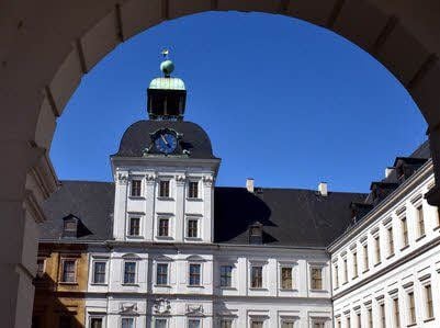 Zugezogene Frauen aus Russland, Syrien und anderen Ländern wollen die Stadt mit ihrer Geschichte und ihren kulturellen Einrichtungen kennenlernen.