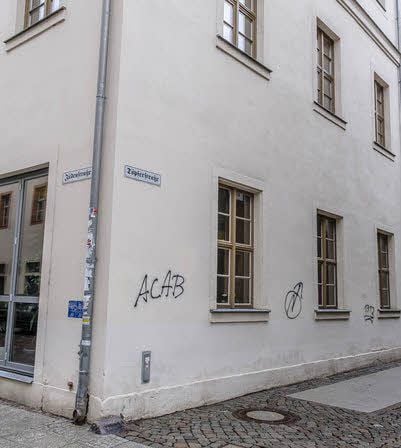 Graffiti am Eckhaus Jüdenstraße 8/ Töpferstraße