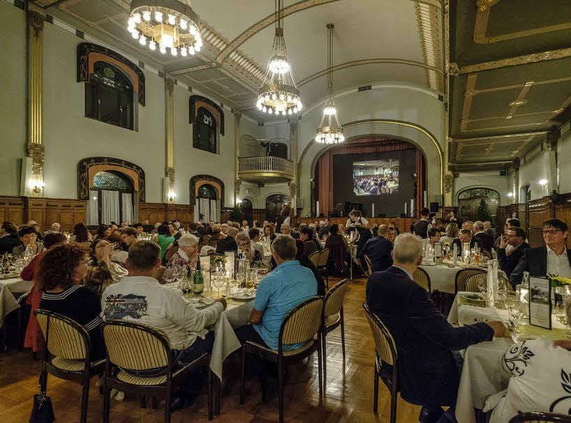 Rund 150 Gäste waren der Einladung zur Benefiz-Gala in den Festsaal des Kurhauses Bad Schmiedeberg gefolgt.