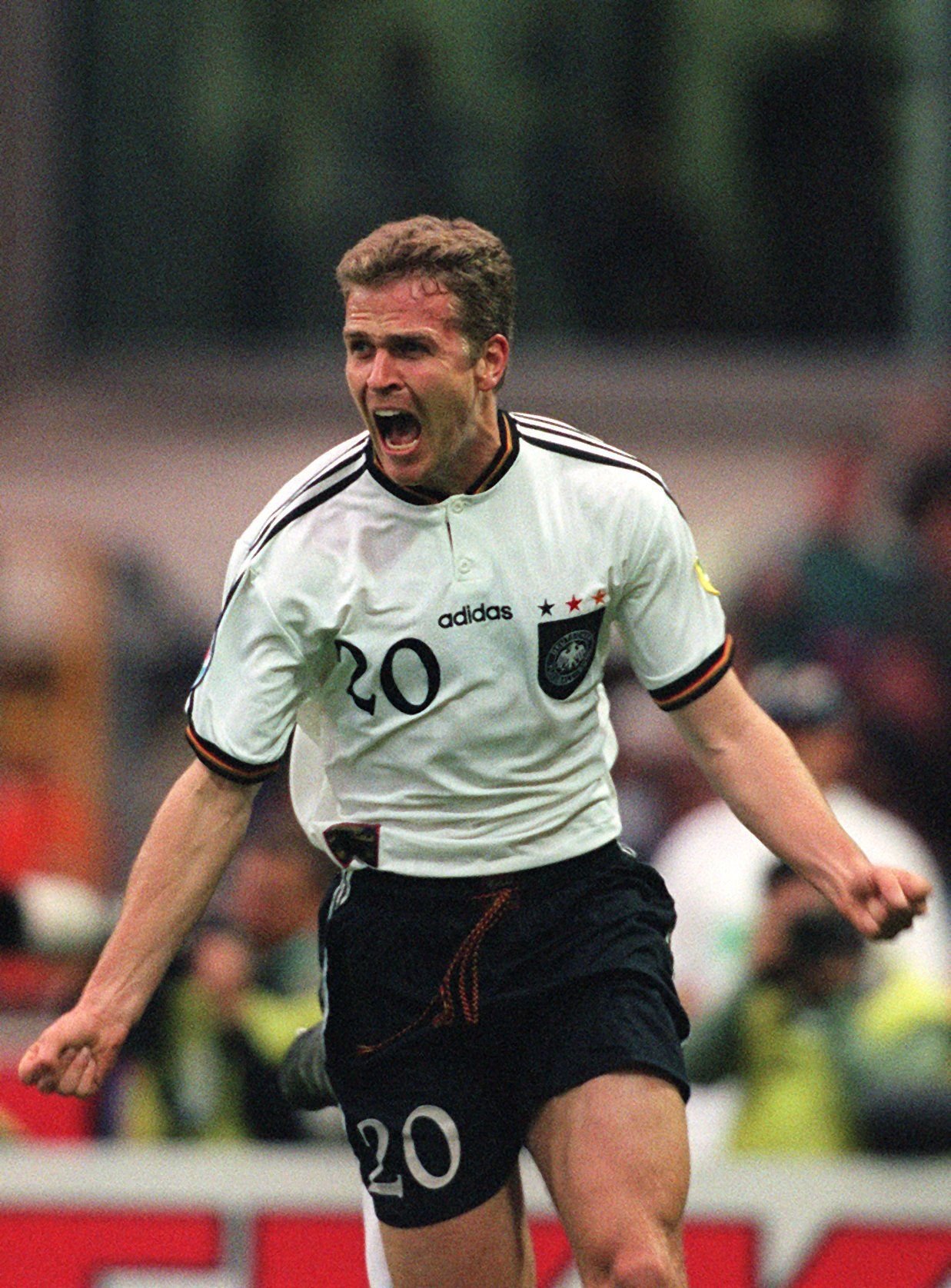 Oliver Bierhoff schießt das Golden Goal zum spielentscheidenden 2:1 am 30.06.1996 im Londoner Wembleystadion im Endspiel der Fußball-Europameisterschaft gegen Tschechien.