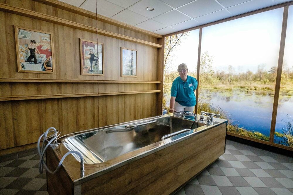 Die Moorbäder sind umfangreich modernisiert worden. Holz, Bilder und warme Farben zieren den neuen Therapiebereich.