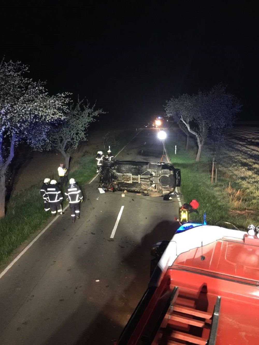 Das Auto überschlug sich kurz nach 4 Uhr am frühen Samstagmorgen.