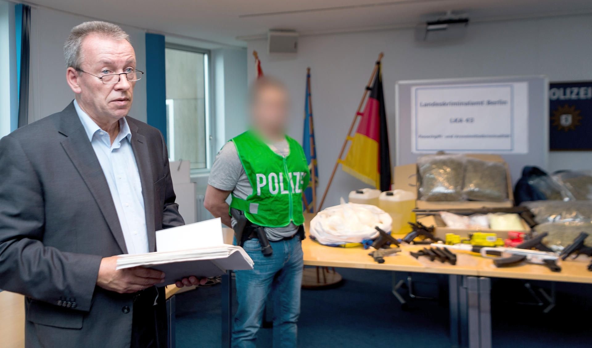 Olaf Schremm, Polizeidirektor Berlin, bei der Pressekonferenz zu dem Fund