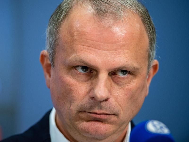 Jochen Schneider ist der Sportvorstand des FC Schalke 04. Foto: Guido Kirchner/dpa