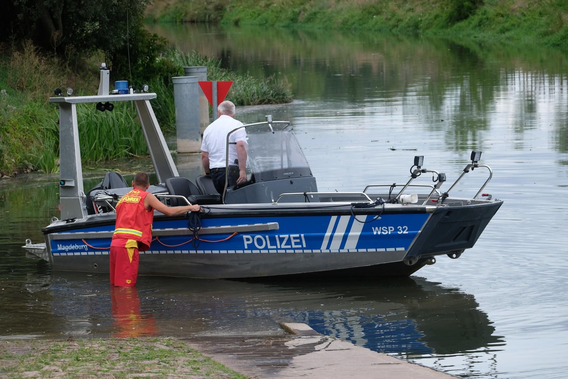 Unstrut-Krokodil wieder aufgetaucht: Bereits am vergangenen Wochenende wurde in dem Fluss nach dem vermeintlichen Reptil gesucht.