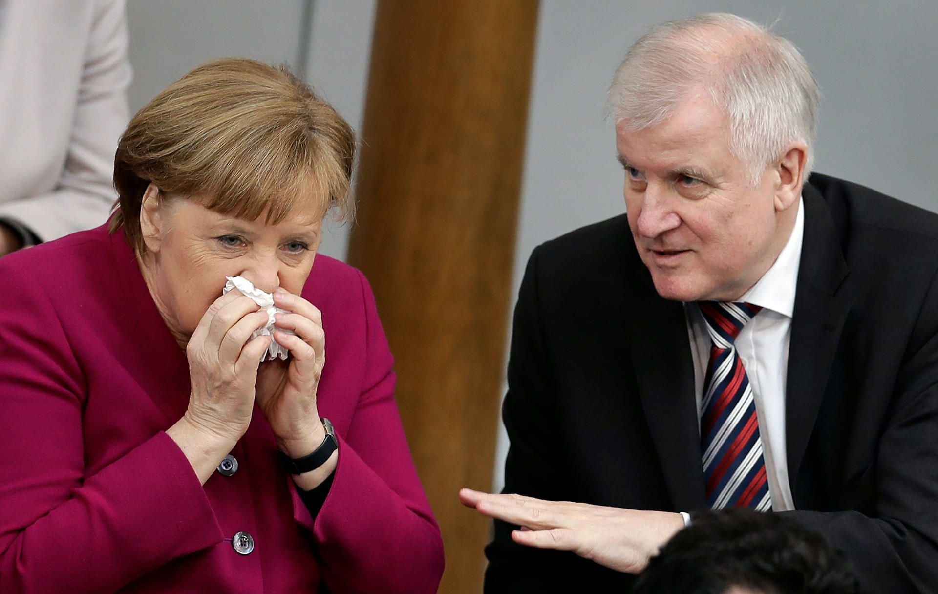 Sind sich aktuell nicht einig: Horst Seehofer und Angela Merkel (r.)