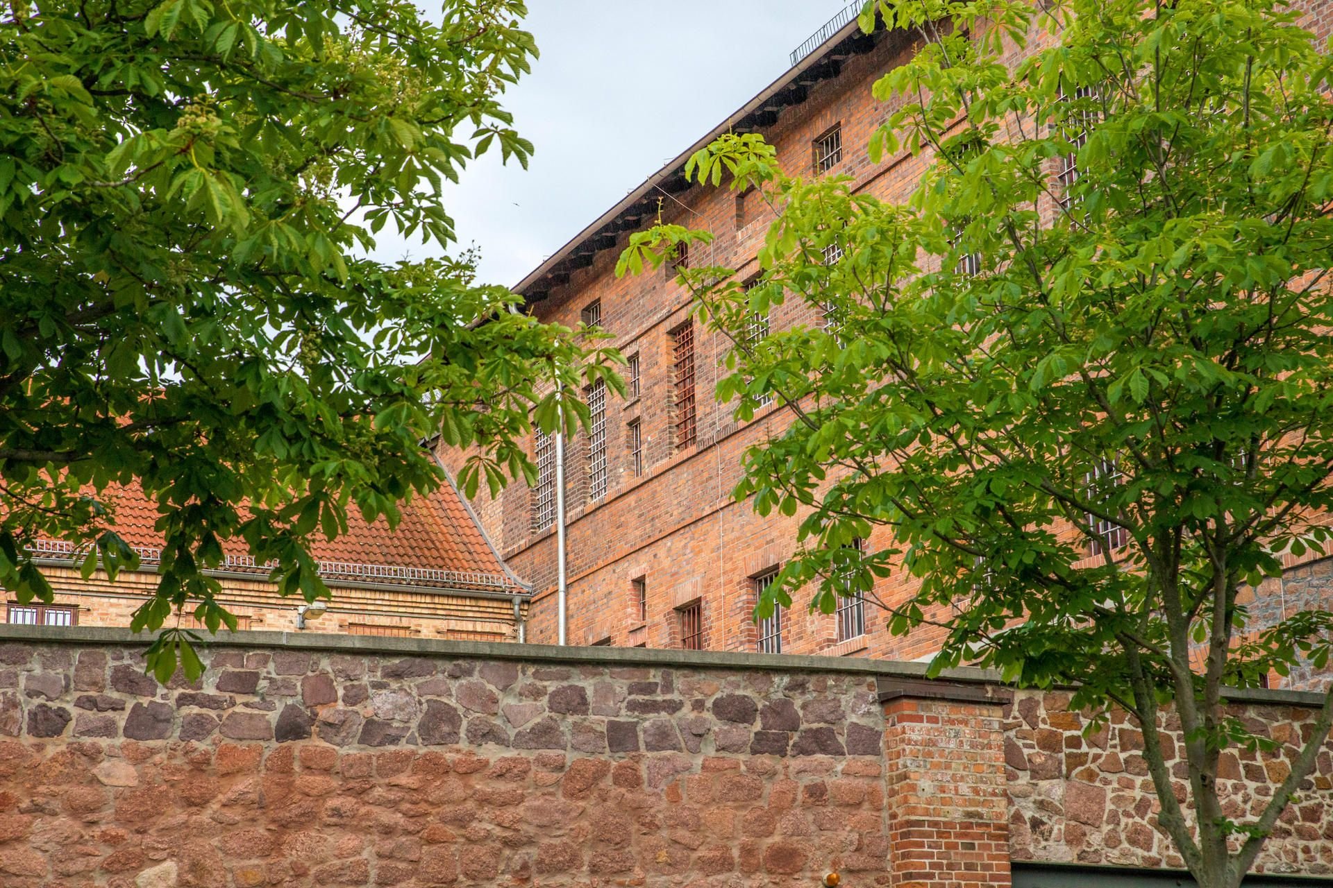 Erneut sorgt die JVA Halle Roter Ochse für Aufsehen.