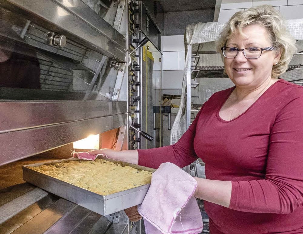 Simone Guß mag es warm. Da trifft es sich, dass sie als Konditorin viel am Ofen zu tun hat. Seit 25 Jahren gibt es ihr Geschäft in Wörlitz.