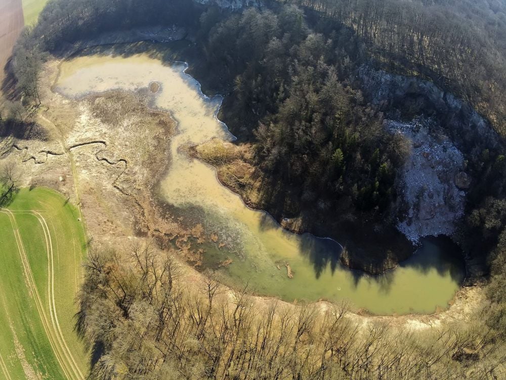 Breitungen: Erst aus der Vogelperspektive sieht man die Dimensionen des Bauerngrabens. Auch der niedrige Wasserstand ist zu erkennen.