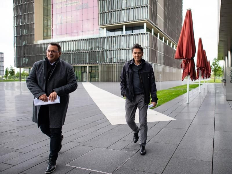 Tekin Nasikkol, Gesamtbetriebsratsvorsitzender der Stahlsparte von Thyssenkrupp und Oliver Burkhard, Vorstand Personal und Arbeitsdirektor der Thyssenkrupp AG. Foto: Guido Kirchner