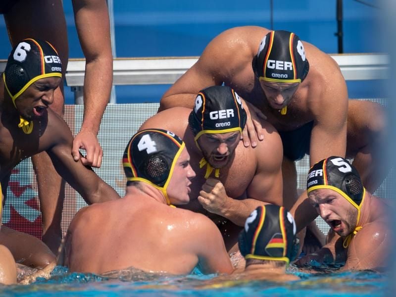 Die deutschen Wasserballer peilen bei der WM nun den fünften Platz an. Foto: Bernd Thissen
