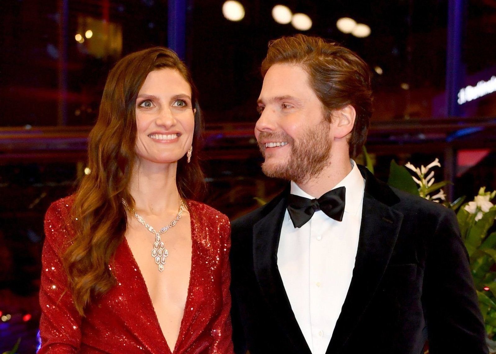 Daniel Brühl und seine Ehefrau Felicitas Rombold (l.)
