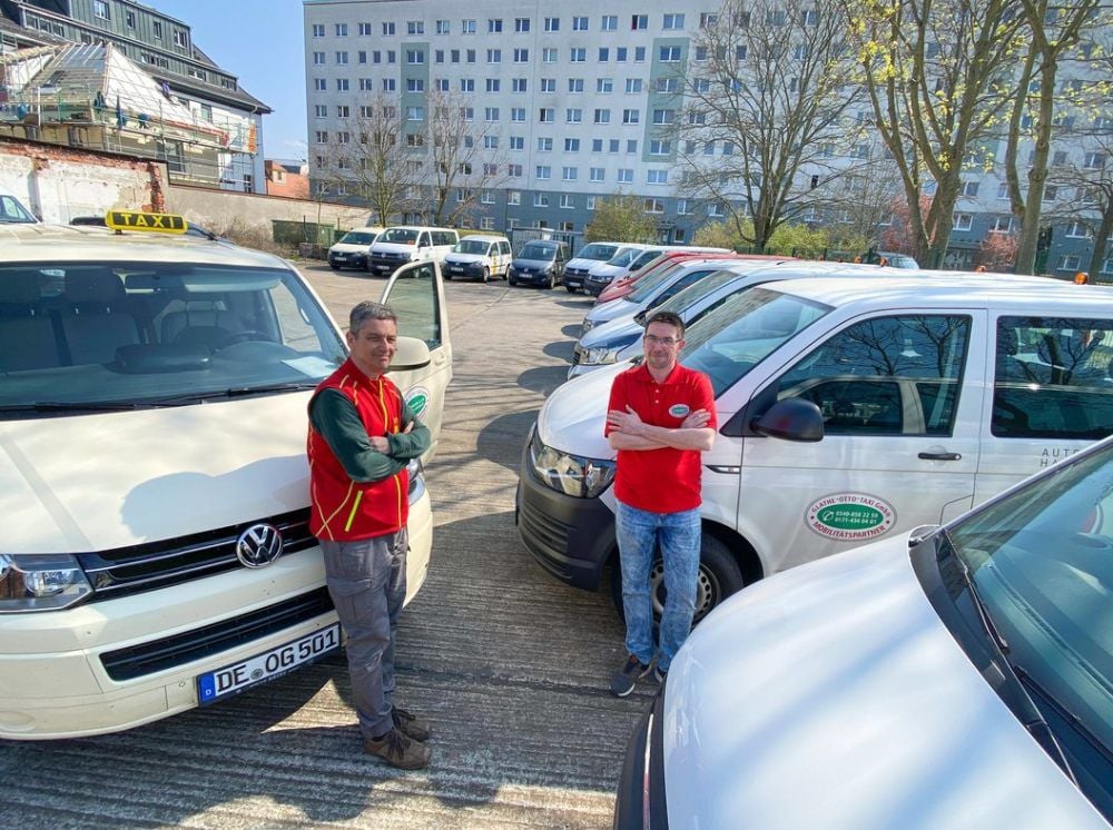 Bei Taxi Glathe ist der Hof voller Fahrzeuge - nur eins fährt derzeit.