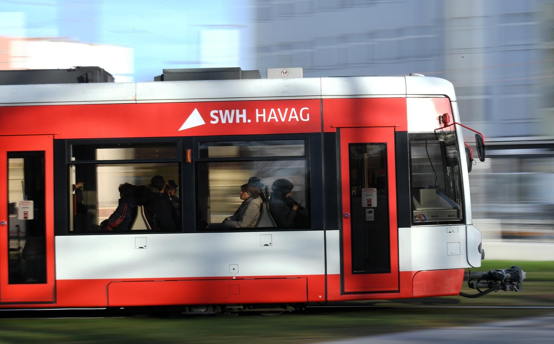 Der Mitteldeutsche Verkehrsverbund will Bus und Bahn in Halle, Leipzig und Umgebung einfacher machen.