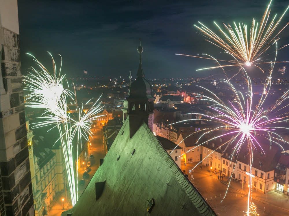 Jedes Jahr werden in Köthen rund 25 Ausnahmegenehmigungen für kleinere Feuerwerke erteilt; von den größeren gibt es etwa vier pro Jahr.