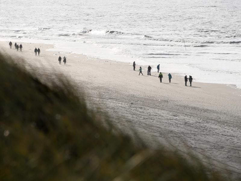 Touristen auf Sylt: Der Deutschland-Tourismus befindet sich weiter im Aufwind. Foto: Carsten Rehder