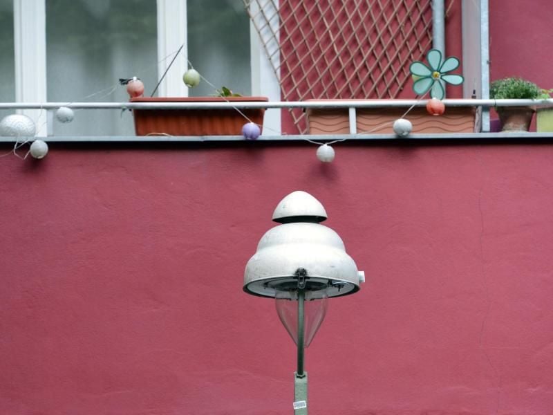 Soll die Lichterkette langfristig hängen bleiben, müssen die anderen Wohnungseigentümer einverstanden sein. Foto: Jens Kalaene/Symbolbild