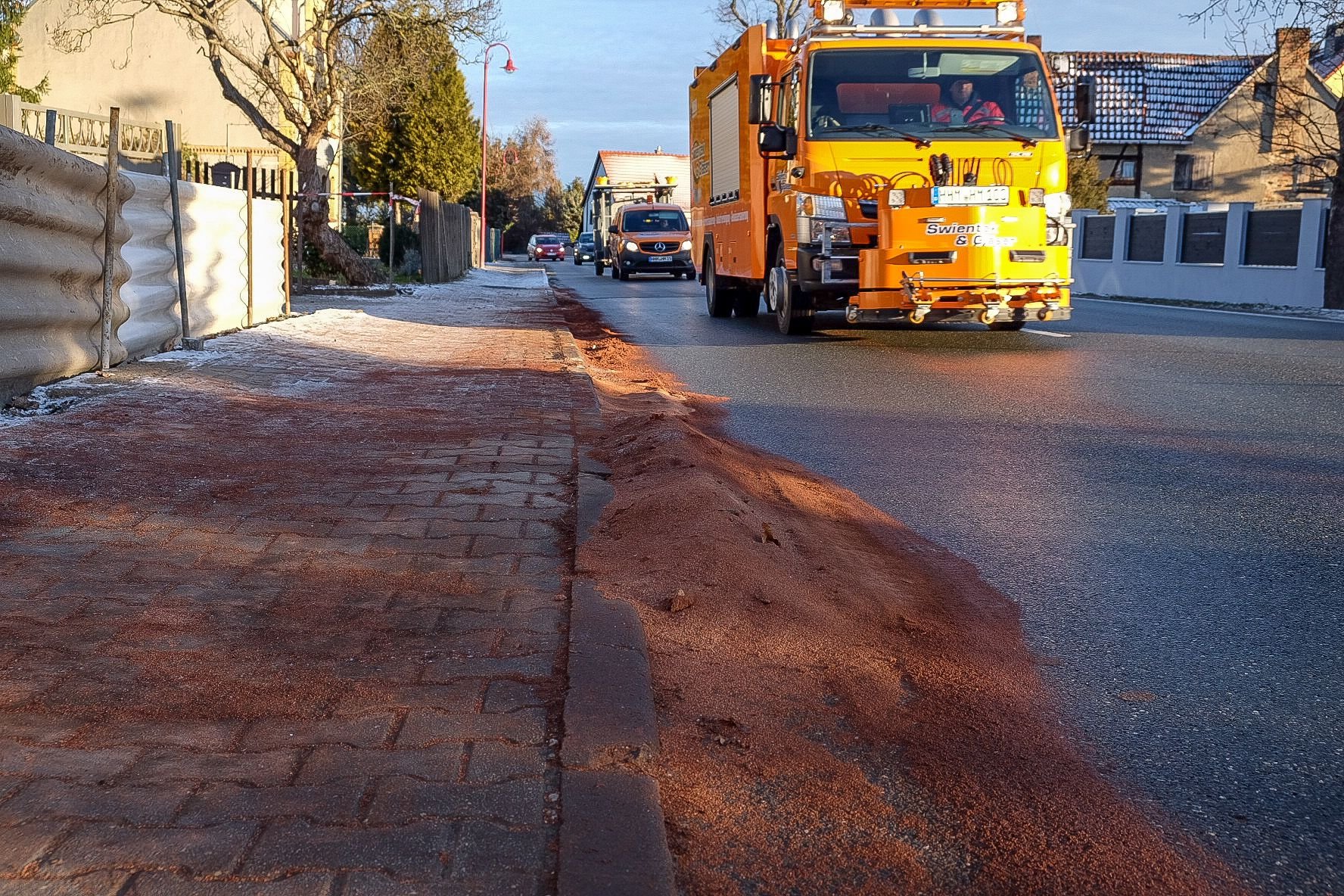 Lkw-Unfall Nach Blitzeis: Lkw-Unfall Nach Blitzeis: B2 Bei Giebelroth ...