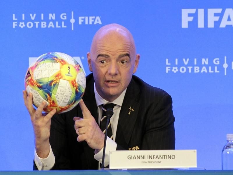 Gianni Infantino, FIFA-Präsident, spricht sich für eine Null-Toleranz-Politik gegen Rassismus aus. Foto: L. M. Alvarez/AP