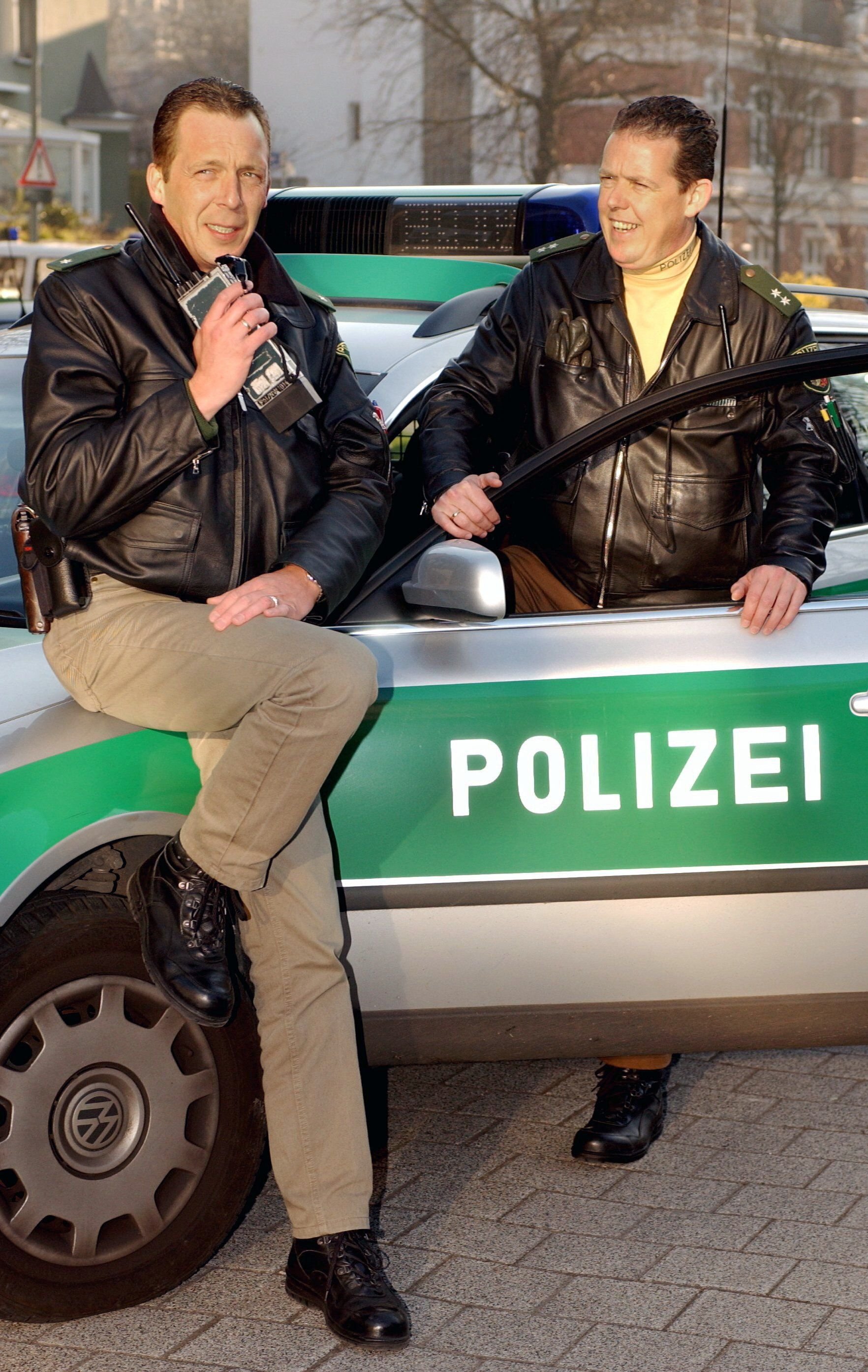 Gehen ab jetzt getrennte Wege: die Bochumer Polizisten "Harry" Thomas Weinkauf (l) und "Toto" Torsten Heim.