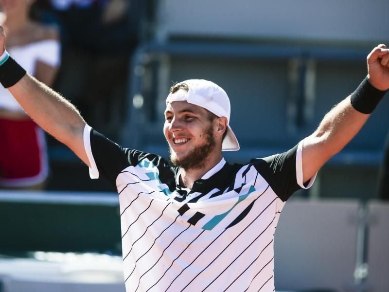 Will nun auch gegen Novak Djokovic Grund zum Jubel haben: Jan-Lennart Struff. Foto: Frank Molter