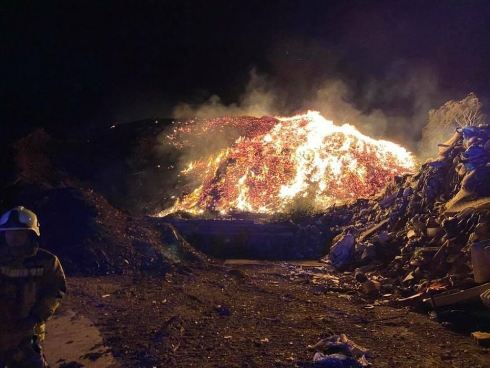 Über Stunden brannte es auf dem Recyclinghof.