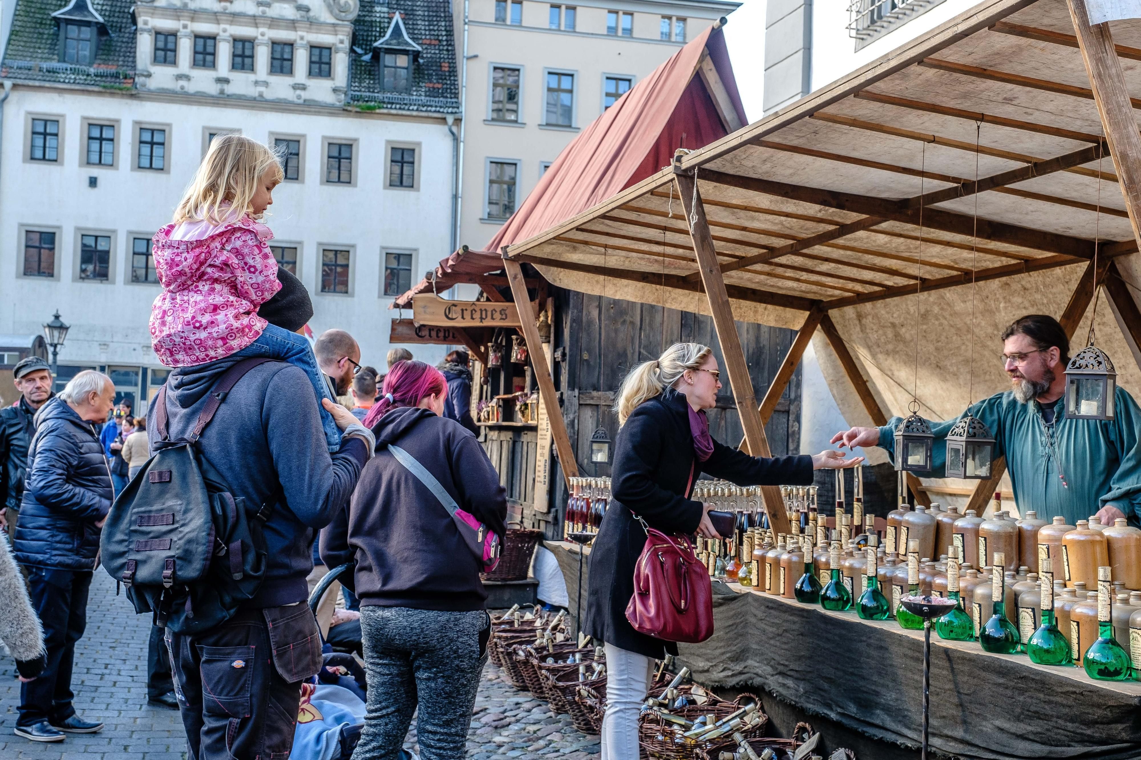 Buntes Treiben herrscht am Montag in Wittenberg.