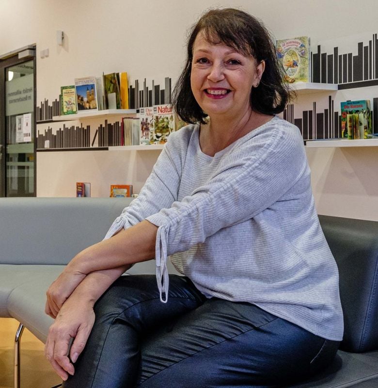 Virginia Weidlich im Empfangsraum des Bildungszentrums Lindenfeld, dort, wo auch die Kreismusikschule ihr Domizil hat.