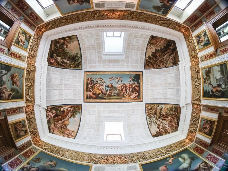 Ein Gesamtkunstwerk aus Malerei, Architektur und Natur.
