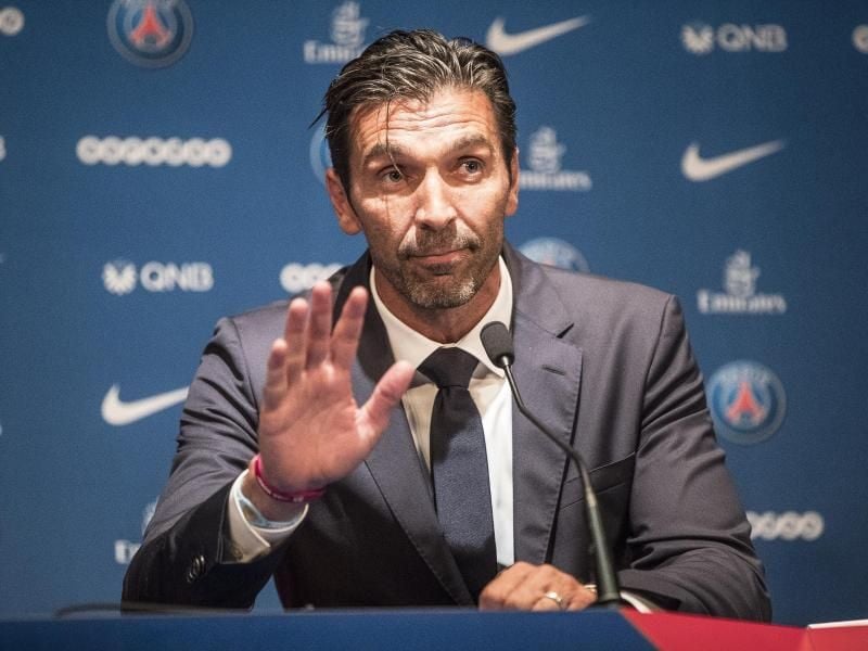 Gianluigi Buffon, neuer Torhüter von Paris Saint-Germain, hält Frankreich für den Favoriten auf den WM-Titel. Foto: J.-F. Badias/AP