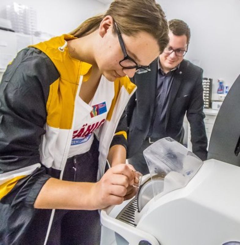Sarah Marie Appelt probierte sich bei All-Optik aus.