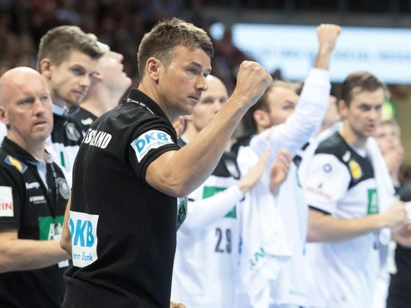 Die deutschen Handballer um Bundestrainer Christian Prokop sind bei der Bundeskanzlerin eingeladen. Foto: Federico Gambarini