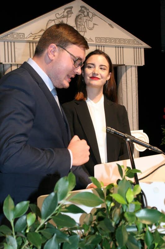 Laura Marx und Willi Volgmann sprachen für die Abiturienten.