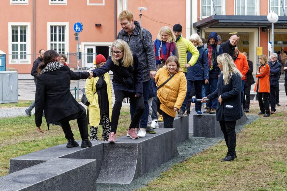 Die Installation am Hauptbahnhof wird erprobt.