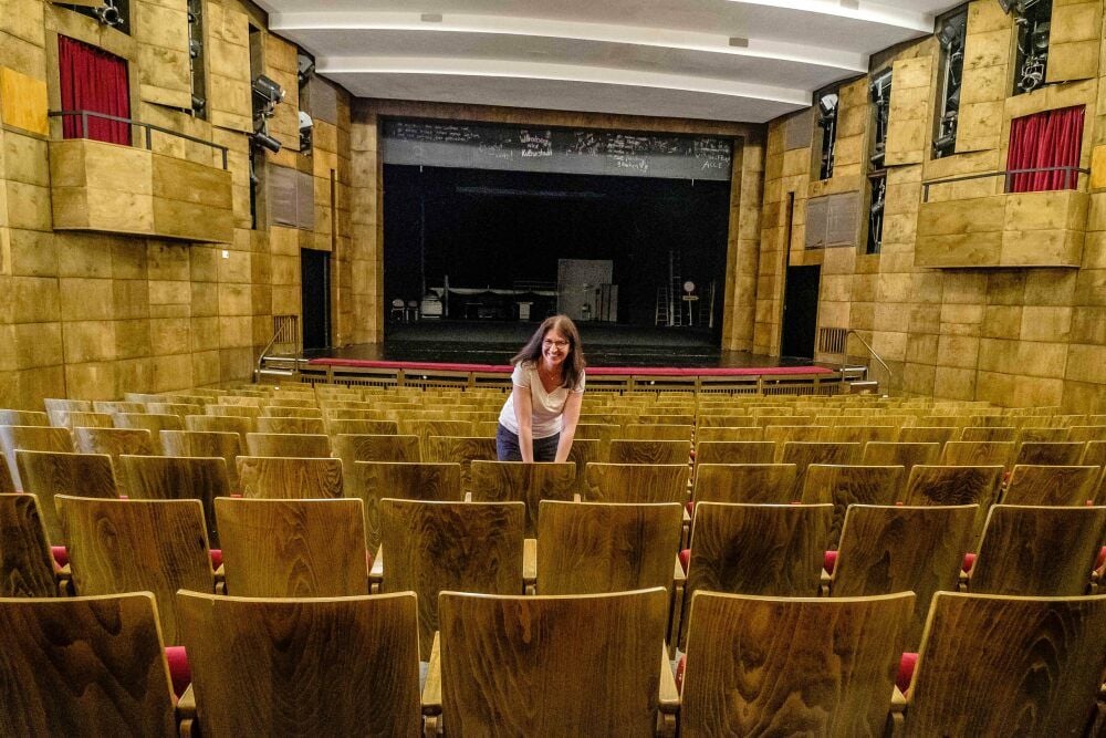 Diana Pielorz in ihrer „Phönix Theaterwelt“