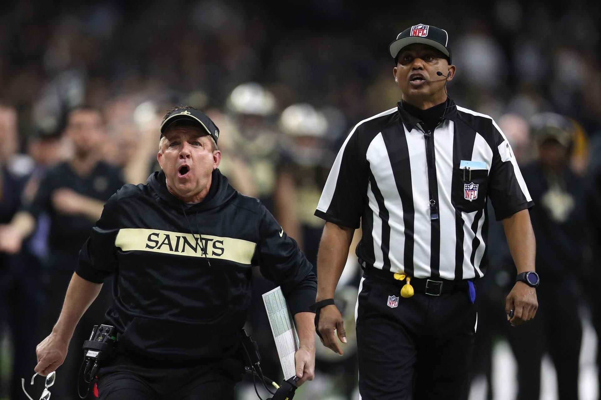 Ist fassungslos: Saints Headcoach Sean Payton (l.) nach einer Fehlentscheidung der Schiedsrichter.