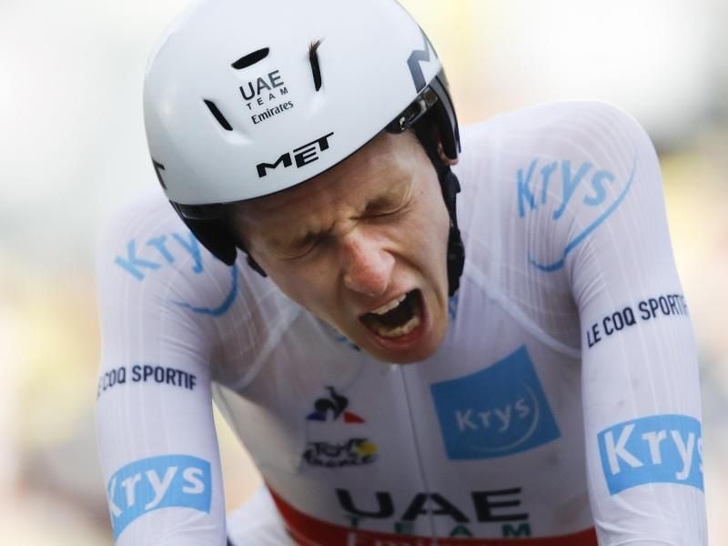Tour-de-France-Sieger Tadej Pogacar hat seine Saison beendet. Foto: Christophe Ena/AP/dpa