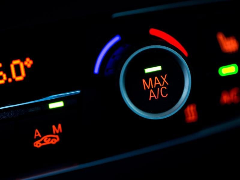 Die Temperatur im Auto sollte an das individuelle Wärme-Kälte-Empfinden des Fahrers angepasst sein. Foto: Rolf Vennenbernd/dpa